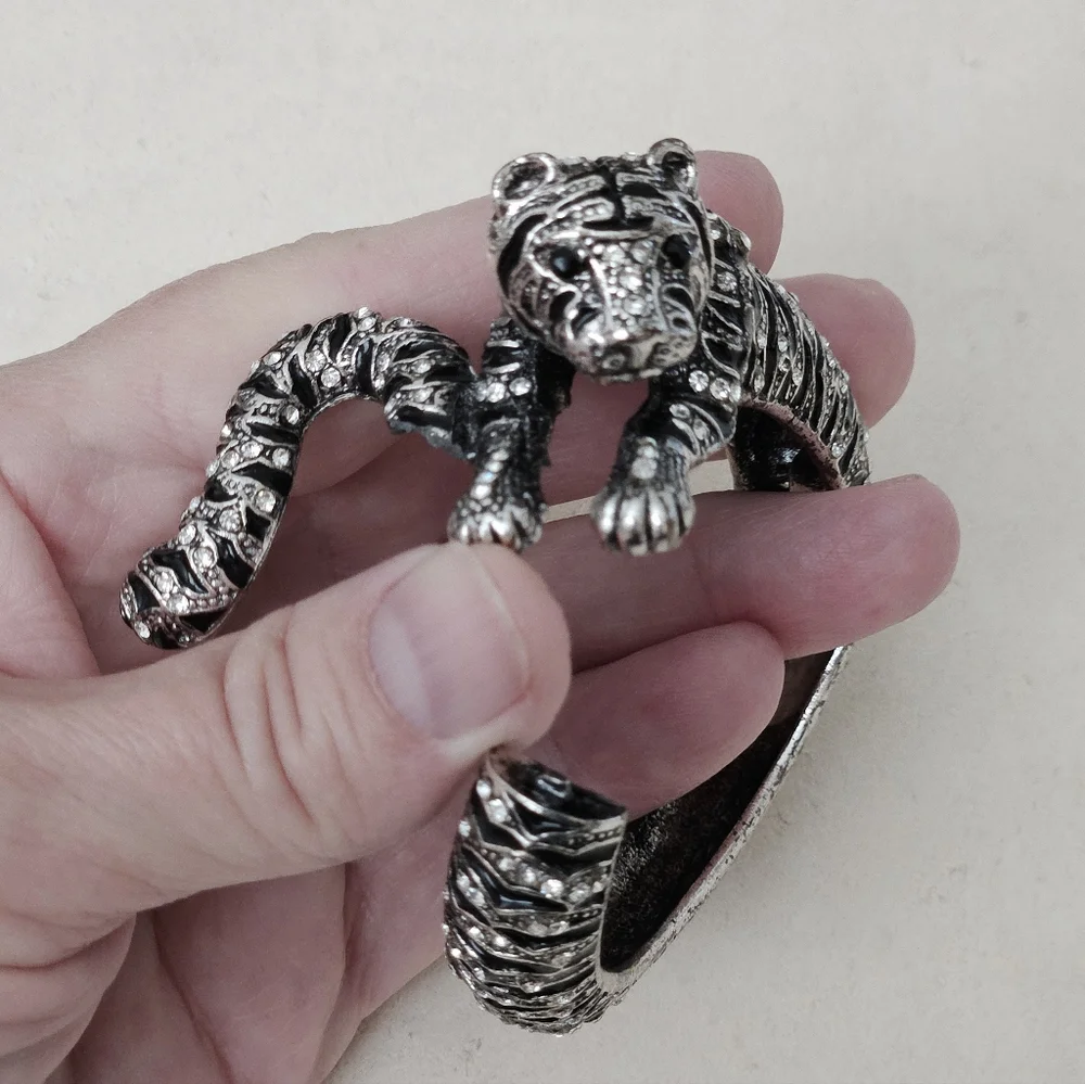 The Unbranded Brand silvertone rhodium